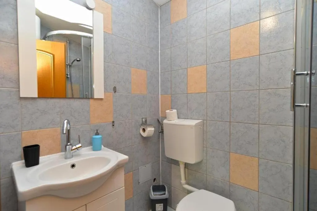 Apartmani Mara بومير